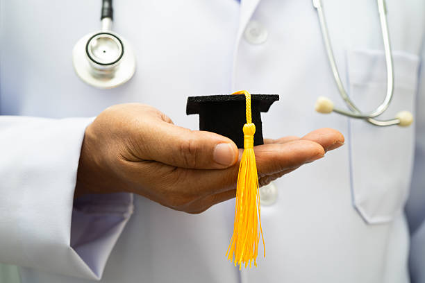Obtenez un diplôme de médecine en ligne | Certification Professionnelle